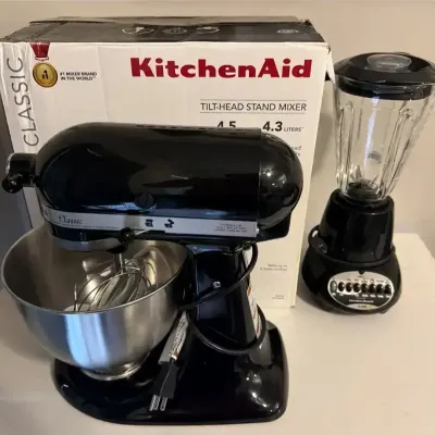 KitchenAid Classic Stand Mixer & Hamilton Beach Blender