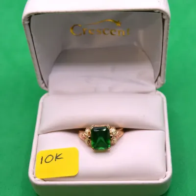10k Ring with stone 