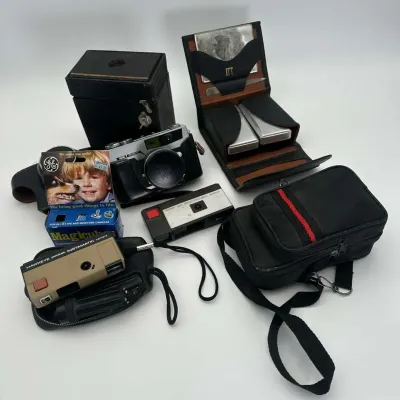 Cameras Petri 7 Kodak Instamatic Magicubes Alfred Dunhill Grooming Kit