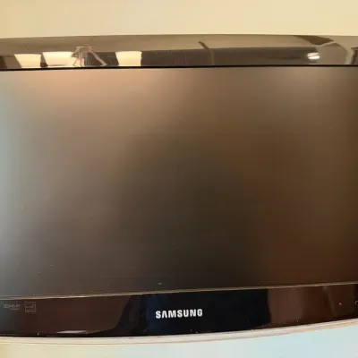 Samsung Small Format LCD TV