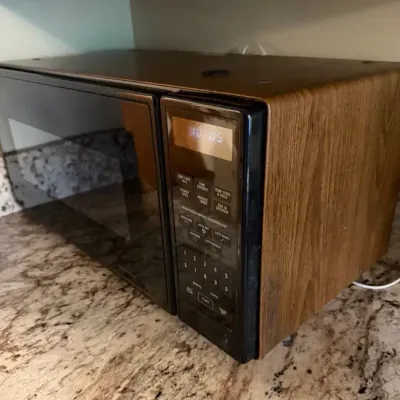 Vintage GE Spacemaker II Sensor Microwave Oven - Woodgrain Cabinet