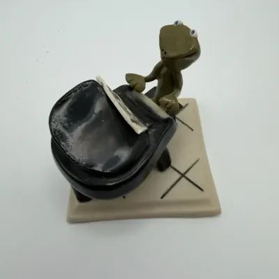 Duís Vintage Whimsical Ceramic Frog Playing Piano Figurine - Fireworks Seattle '96