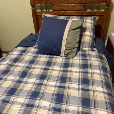 Wooden Twin Bed Frame with Headboard & Pull-Out Trundle Bed