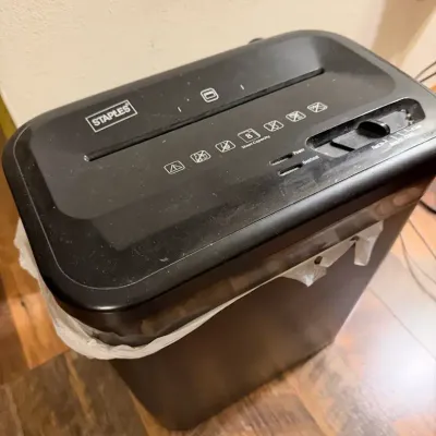 8-Sheet Capacity Cross-Cut Paper Shredder