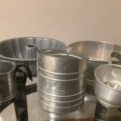 Lot of Vintage Metal Flour Sifters and Bundt Pan including Foley Sift-Chine