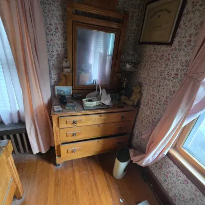 Sale Photo Thumbnail #132