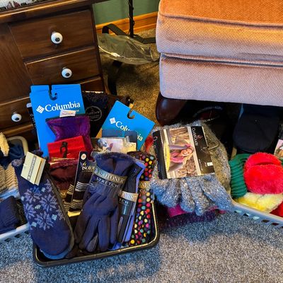 Brand new gloves & scarfs 