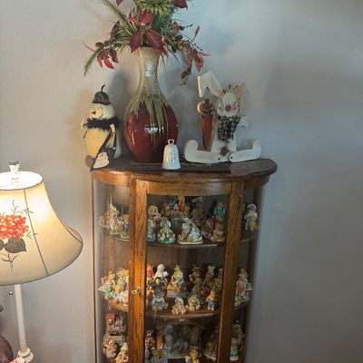 An extensive collection of Cherished Teddies 