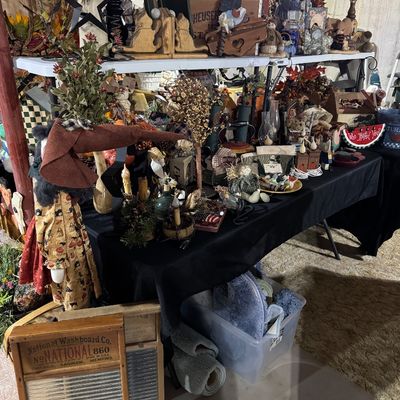 Sale Photo Thumbnail #158: Primitive decor 