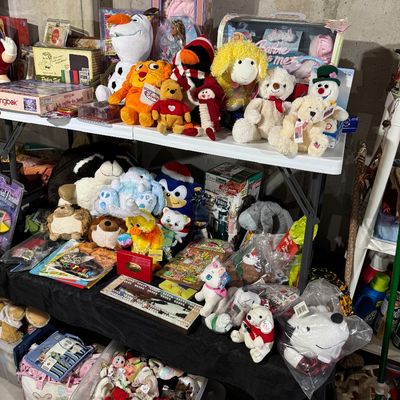 Sale Photo Thumbnail #129: New Toys & games 