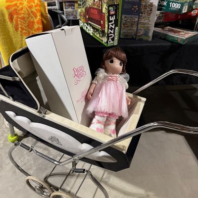 Sale Photo Thumbnail #134: Vintage baby buggy 