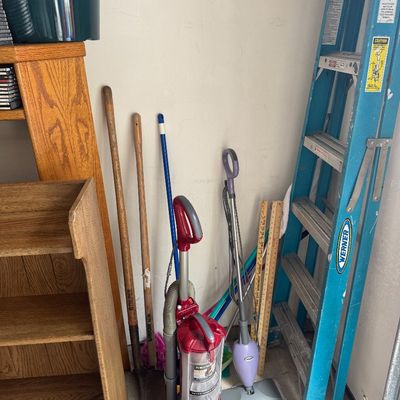 Sale Photo Thumbnail #207: Garage 