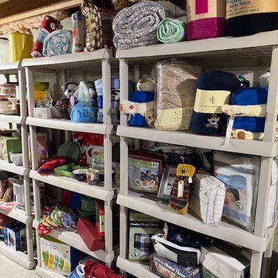 Sale Photo Thumbnail #122: Brand new blankets 