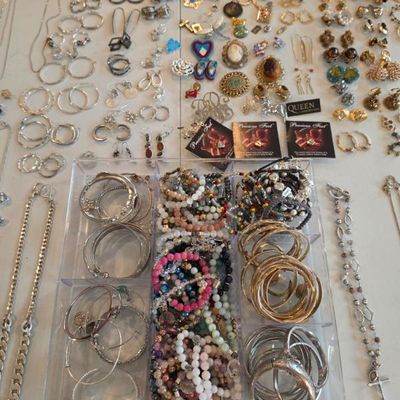 Sale Photo Thumbnail #19