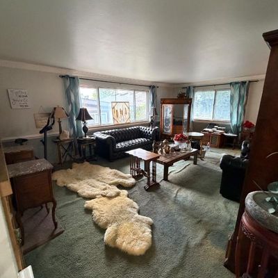 Sale Photo Thumbnail #28