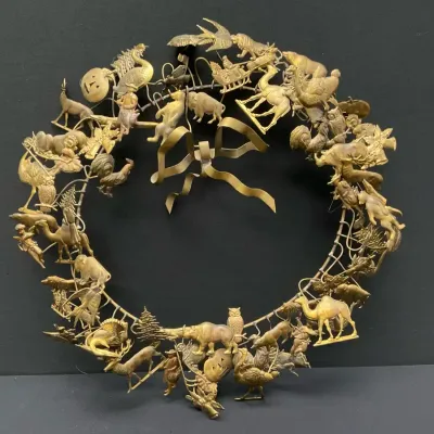 Dresden-Style All Holiday Wreath