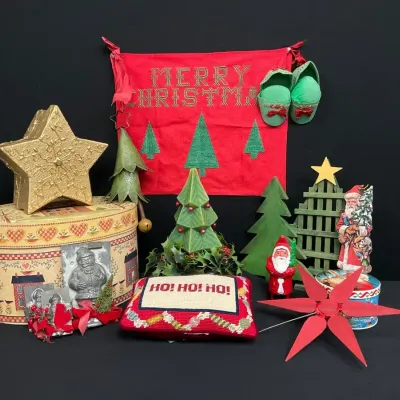 Vintage Christmas Vignette 