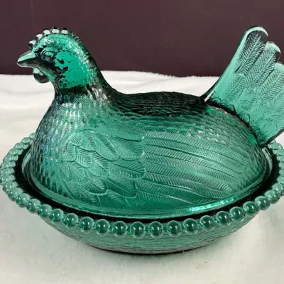 Vintage Indiana Glass Evergreen (or emerald green) Hen on Nest covered candy dish with a beaded rim 