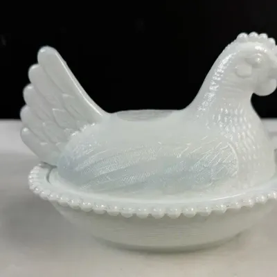 Vintage Indiana Glass white milk glass hen on nest covered candy dish
