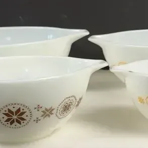Set of Four Vintage Pyrex Town & Country Cinderella Nesting Mixing Bowls in milk glass with brown an