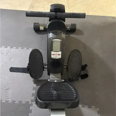 Avari Fitness Rowing Machine 