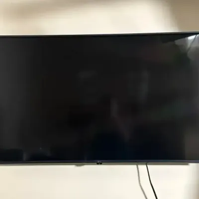 42” LG Smart TV