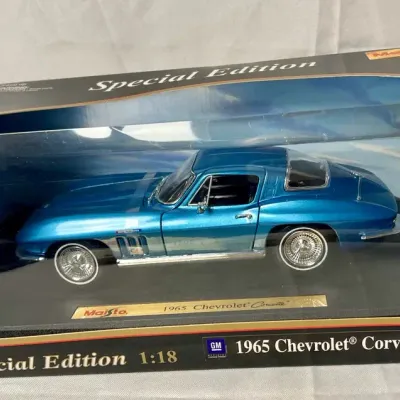 NEW Maisto 1965 Chevrolet Corvette 1:18 Scale
