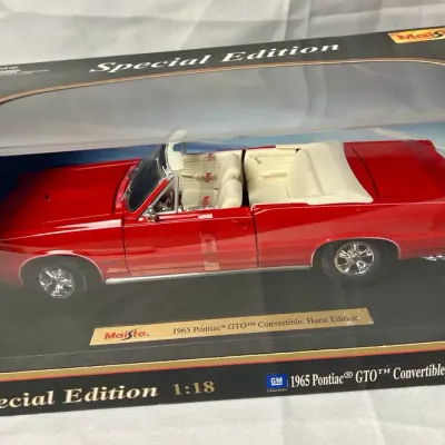 NEW Maisto 1965 Pontiac GTO Convertible, Hurst Edition 1:18 Scale