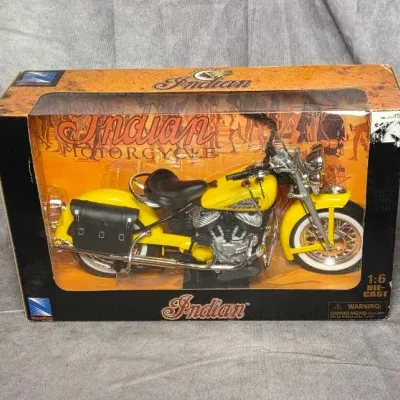 New Ray Due-Cast Indian Motorcycle Co. 1:6 Scale Model