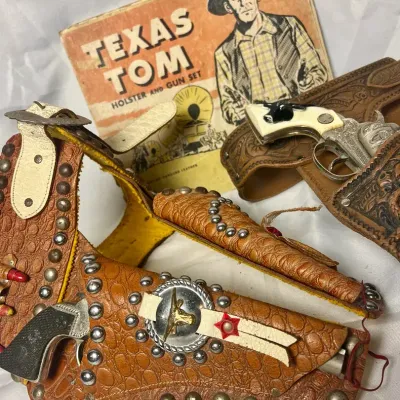 Toy Holster Belt & Guns With Texas Tom Box Cover 