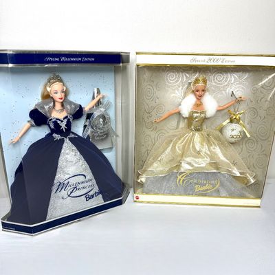 Set of 2 Year 2000 Collectible Barbies 
