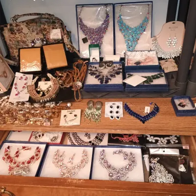 Sale Photo Thumbnail #52