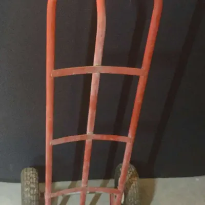 Hand Cart With Pneumatic Tires 