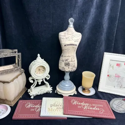 Dainty Decor
