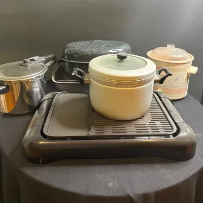 Vintage Cookware & Appliances 