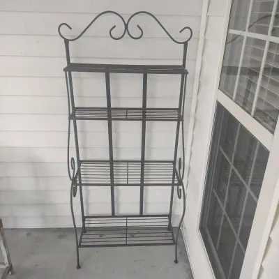 Metal Baker's Rack In Black.