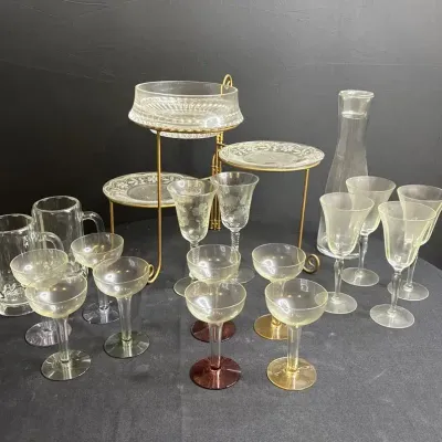 Cocktail Glasses With Tiered Stand 