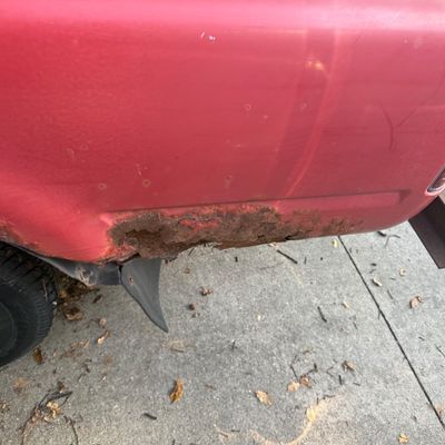 Sale Photo Thumbnail #35: 1991 Toyota pick up, we have four different sets of Toyota keys. None of them are Turning in the ignition. The neighbor stated that the vehicle was his daily runner, but we are unable to start it. Clean title, VIN number
 JT4RN8187M5108476.