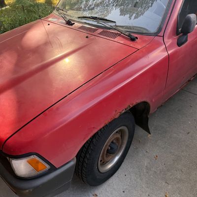 Sale Photo Thumbnail #27: 1991 Toyota pick up, we have four different sets of Toyota keys. None of them are Turning in the ignition. The neighbor stated that the vehicle was his daily runner, but we are unable to start it. Clean title, VIN number
 JT4RN8187M5108476.