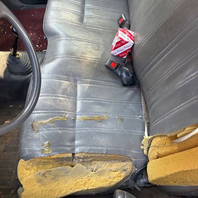Sale Photo Thumbnail #29: 1991 Toyota pick up, we have four different sets of Toyota keys. None of them are Turning in the ignition. The neighbor stated that the vehicle was his daily runner, but we are unable to start it. Clean title, VIN number
 JT4RN8187M5108476.