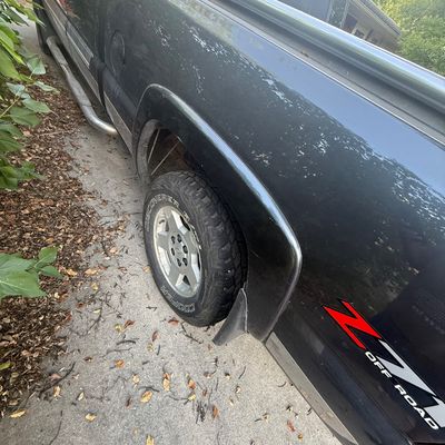 Sale Photo Thumbnail #18: 2005 Chevy Silverado
Runs and drives, battery is not functioning, we had to use a jumper pack to get it to run. Once it started ran and drove fine. Has not been on the road In several years, last licensed in 2023.

VIN number 1GCEK19B25E156366