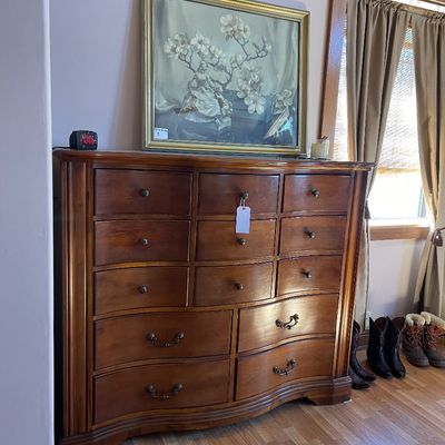 Beautiful, solid dresser