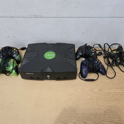 Sale Photo Thumbnail #24: Xbox - Controllers