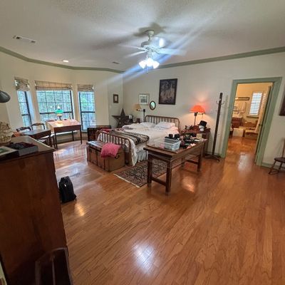Sale Photo Thumbnail #352