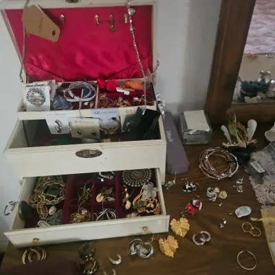 Sale Photo Thumbnail #24