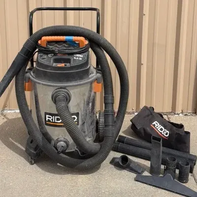 Ridgid 16 Gallon Shop Vac With Attachments