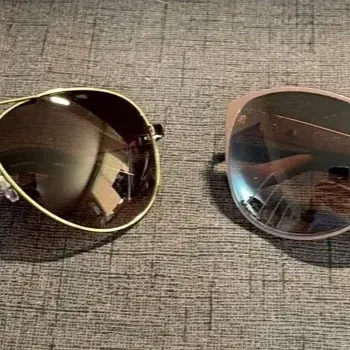 Adrienne Vittadin And Jessica Simpson Sunglasses