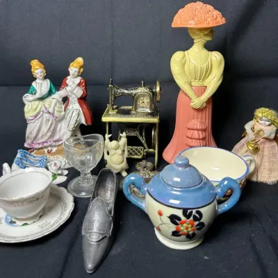Colonial Figurine & Miniatures