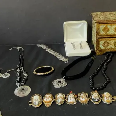 Unique Costume Jewelry With Jewelry Box