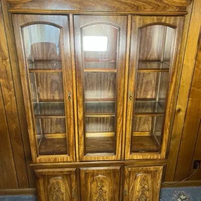 Traditional 2 Piece Hutch